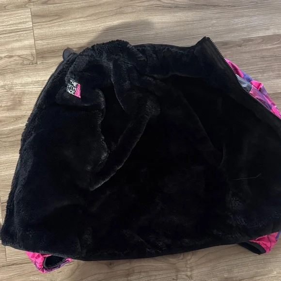 The North Face Kids Multicolor Geometric Puffer Jacket - Picture 3 of 4